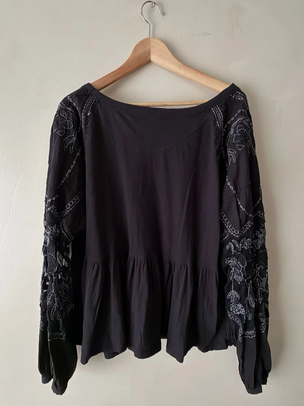 Free people Women’s Black Lace-Sleeve Peplum Top sz L 778